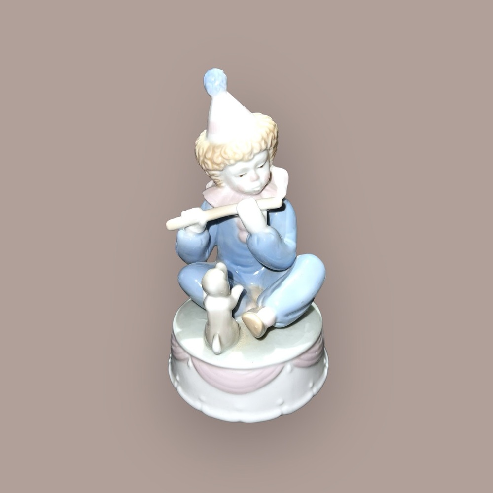 Vintage Musical Paul Sebastian Porcelain Clown Playing Flute